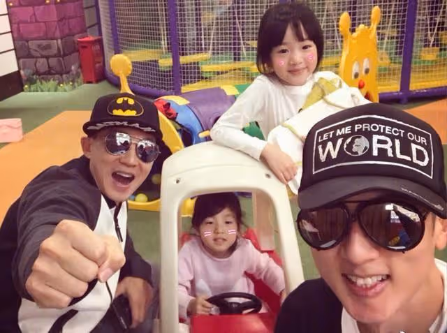 吳尊劉畊宏兩家聚會，11歲NeiNei身高猛長，8歲小泡芙女神范十足