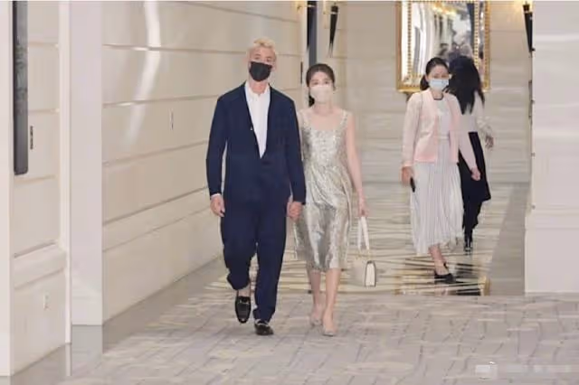 邱澤許瑋甯婚後首合體!出席好友婚禮似主角,俊男靚女太養眼