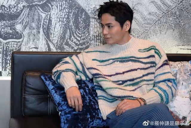 TVB視後楊茜堯低調為兒子辦百日宴,小傢伙罕見出鏡,大眼睛吸睛