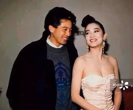 林青霞35年前照片曝光，弔帶紅裙讓男人淪陷，完美身材成了亮點！