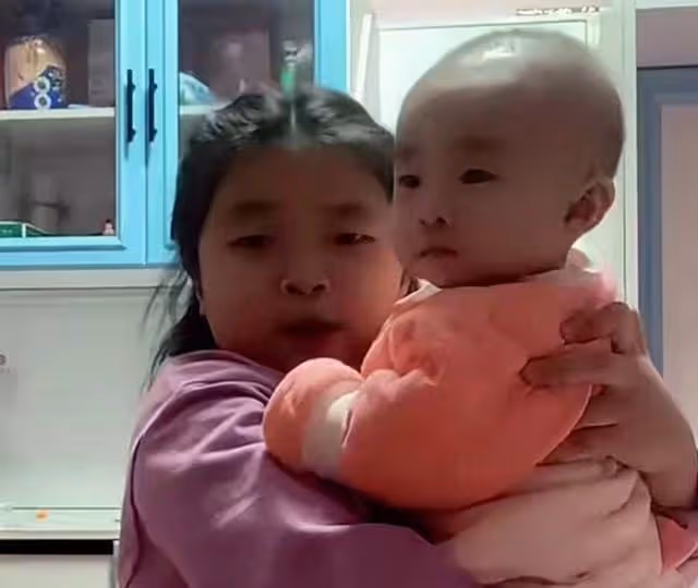 9歲童星得腎病綜合徵，深夜在家邊打針邊寫作業，曾與吳孟達合作