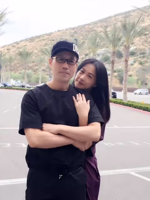 謝老婆為家奉獻!羅時豐「甜喊愛妻暱稱」藏25年婚姻酸甜 「愛開玩笑卻超深情」私下互動太甜了