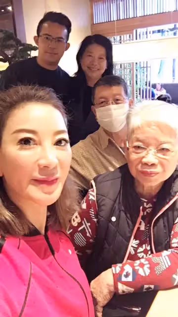 連手足都照顧到！楊繡惠「送大哥一棟房」砸百萬給驚喜　突然「談到男友感情」嘆：公私要分明