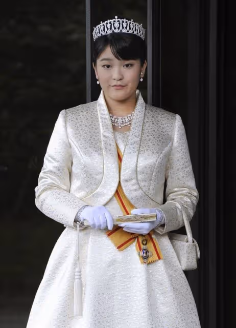 紀子妃夫婦嫁女後首亮相，文仁顯老被嘲父子像爺孫，真子歸還皇冠
