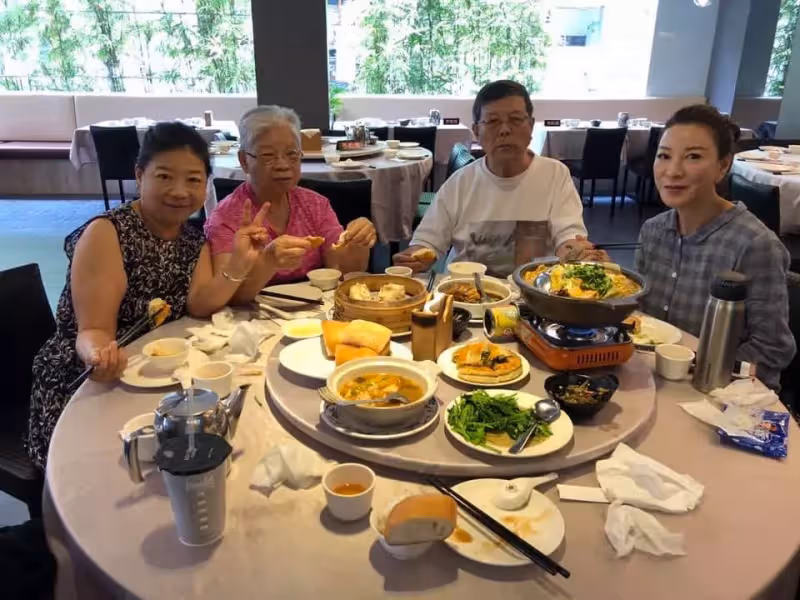 連手足都照顧到！楊繡惠「送大哥一棟房」砸百萬給驚喜　突然「談到男友感情」嘆：公私要分明