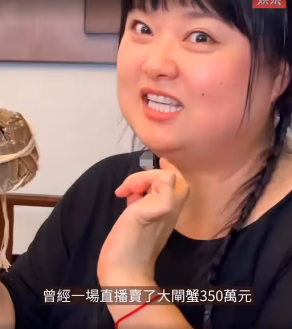 賣衛生巾裝尷尬,扮經典角色,全家上陣,過氣港星內地帶貨花招多