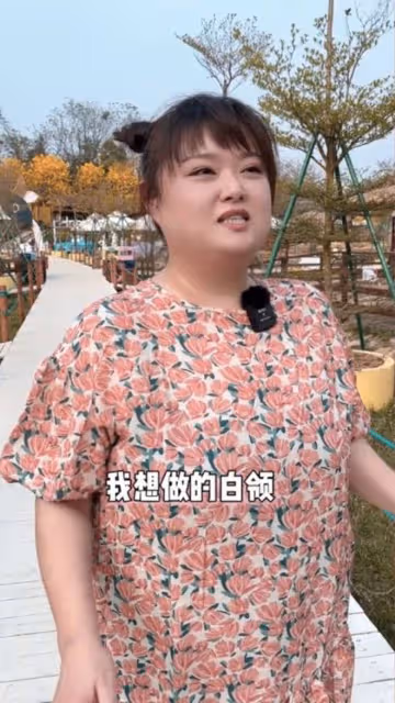 TVB女星因身材局限沒戲拍,得王祖藍提攜轉戰內地,賺到盆滿缽滿
