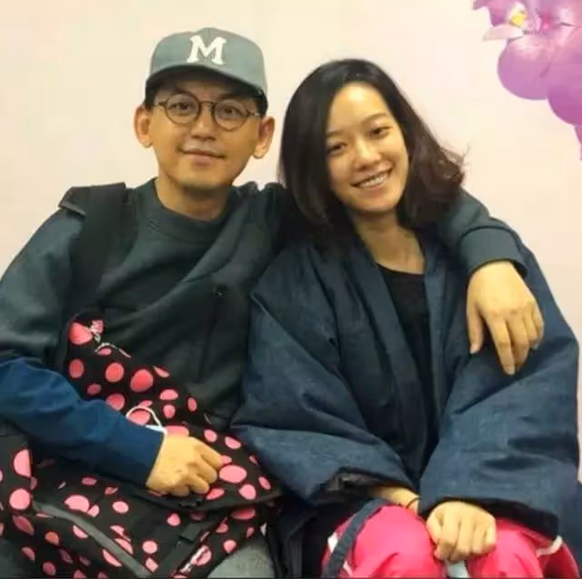 命中註定的寶寶!黃子佼驚曝「生女兒早有預兆」曬40年前舊照,巧合曝光網友嗨喊「真的是緣份」