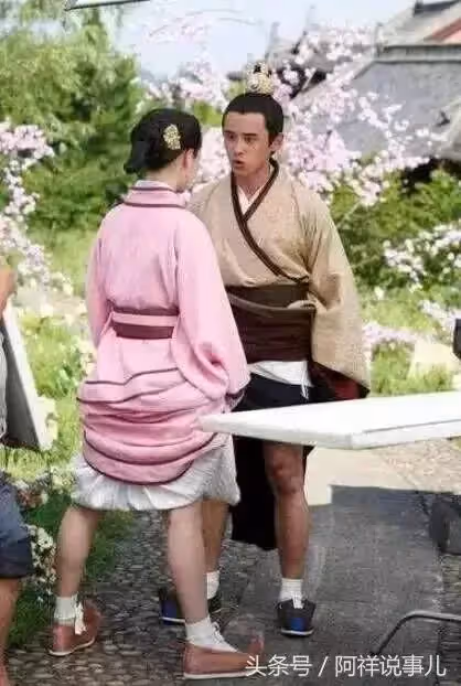 明星拍戲時的下半身是什麼狀態？看了不要笑！