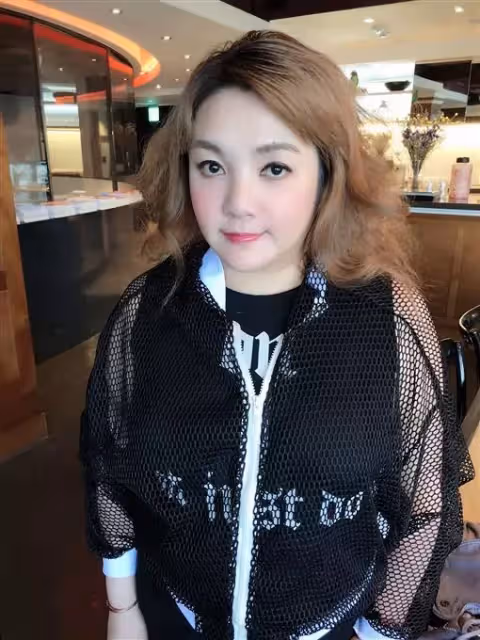 閃婚一年老公跟人跑！46歲凌威威「窮到沒錢洗熱水」重回酒店上班「自爆出場價碼」：想多賺點錢