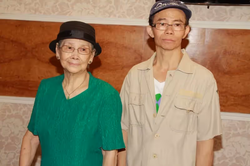 曾提告版權收入！梅艷芳親哥「出軌小三槓老母」被指見錢眼開　他突然「曬悔過書道歉」：準備當好兒子