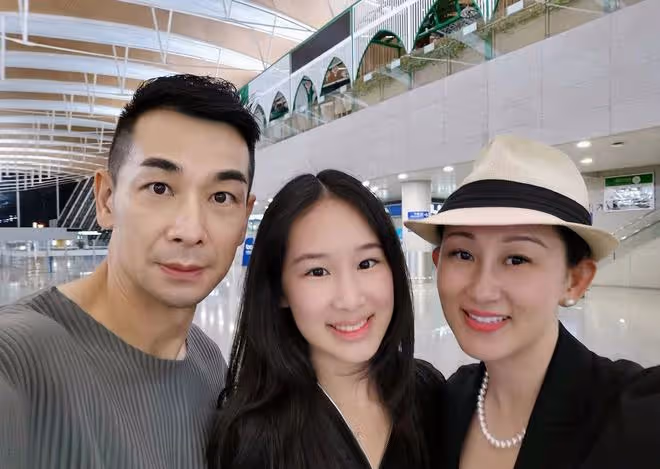 趙文卓曬14歲女兒美照!清純美艷氣質出挑,獨居海外學費高達87萬