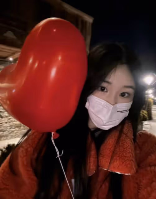 趙文卓曬14歲女兒美照!清純美艷氣質出挑,獨居海外學費高達87萬