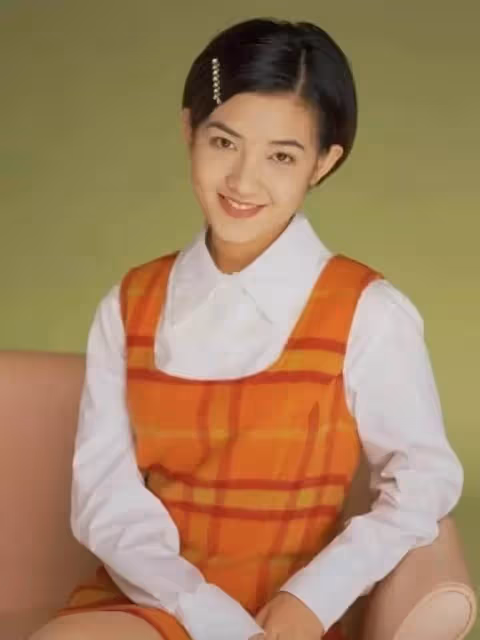 從歌後到魔女,她為頂客男友,摘除子宮後分手,今45歲不婚不孕:原生家庭影響一生