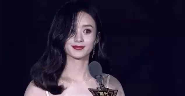 趙麗穎熱巴楊冪罕見同框，關掉十級美顏，真實顏值一目了然