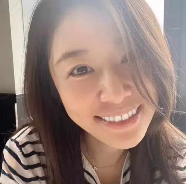 林心如曬與老公六連拍，兩人恩愛互動，霍建華顏值回春少年感十足