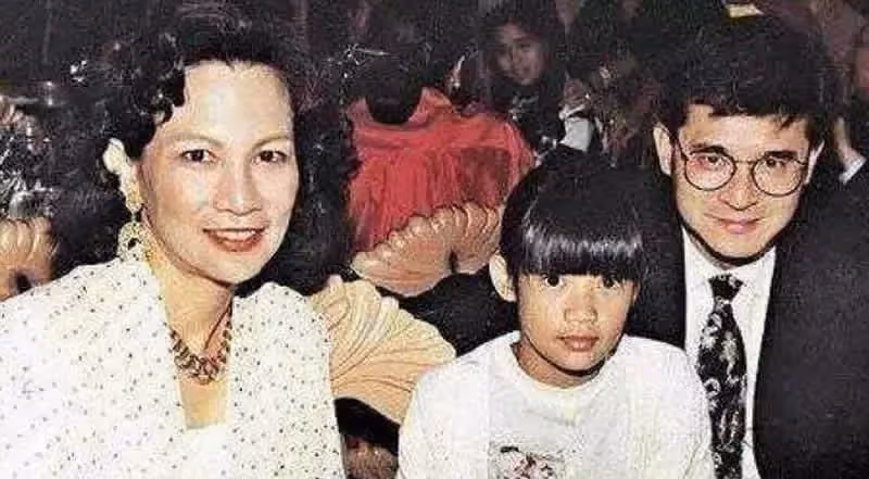 豪門之子羅俊誠，父親身家500億，他拒絕繼承，結婚也不邀請父親，這是為何