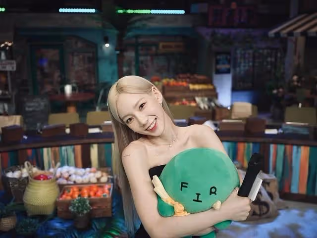 照片充滿愛意,金泰妍上傳5張照片,拍照的男人身份大發