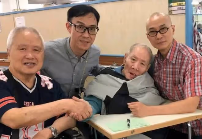 76歲金牌配角黃蝦去世!拍過上百部電影,《殭屍先生》中演任老爺