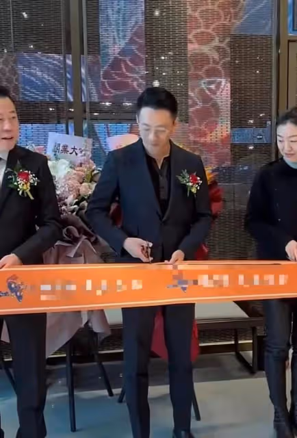 大S具俊曄完成結婚登記,兩人戀愛時間被扒,汪小菲表態要向前看