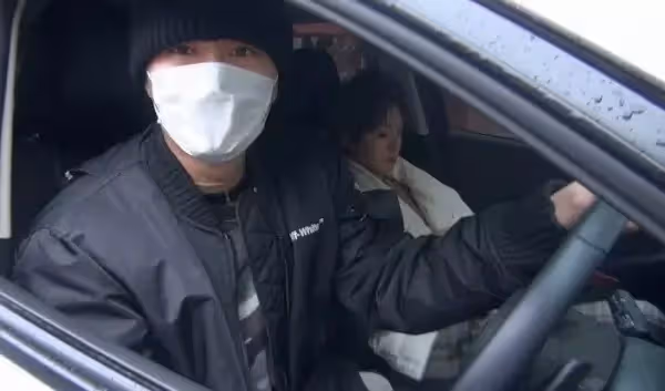 「無線發電機」蔡思貝被爆狠甩2年胡鴻鈞，搭上某公司高層力求上位！