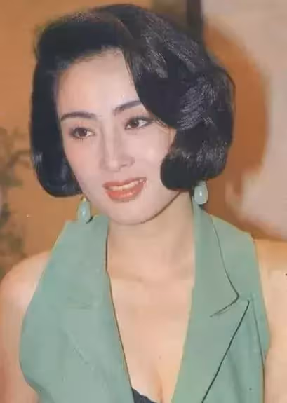 浪子回頭獨愛一人！豪門闊少「與多位女星戀愛」　終遇真愛「等她病好」就結婚：病魔無情「身穿婚紗下葬」