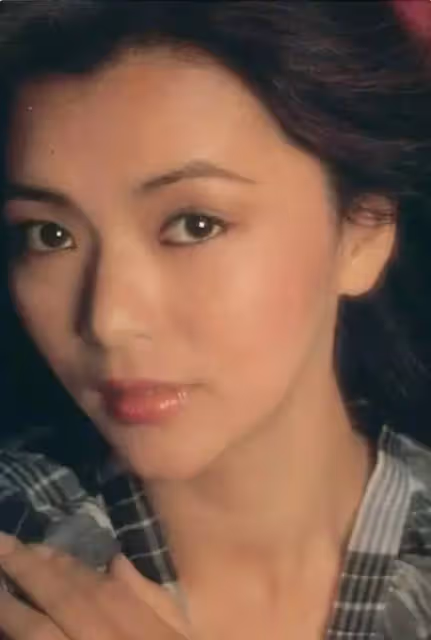 61歲「小龍女」陳玉蓮素顏照罕曝光！滿臉皺紋卻自然優雅，周潤發曾為她放棄生命，拒絕劉德華，如今帶發修行致力慈善