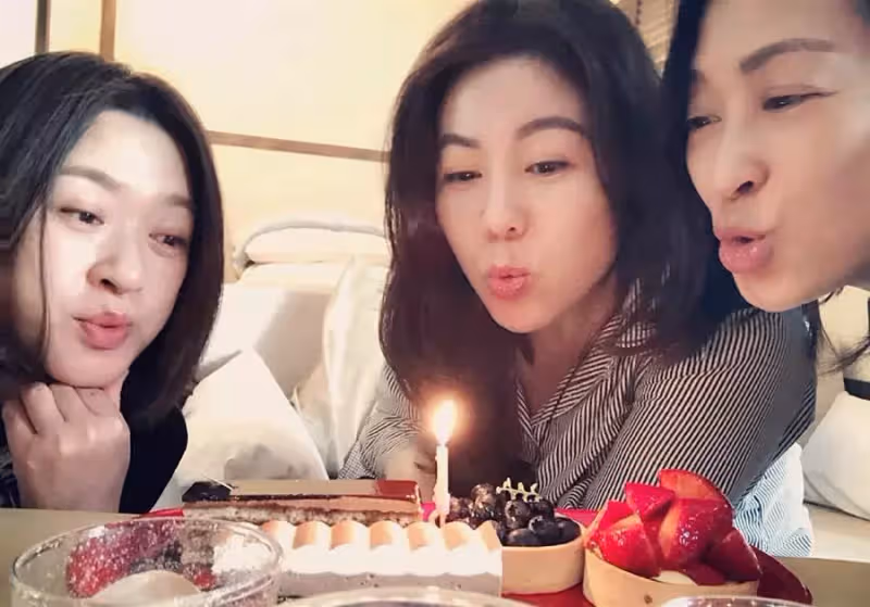 55歲TVB「古裝第一美人」曝近況,情斷梁朝偉後,如今已隱退22年
