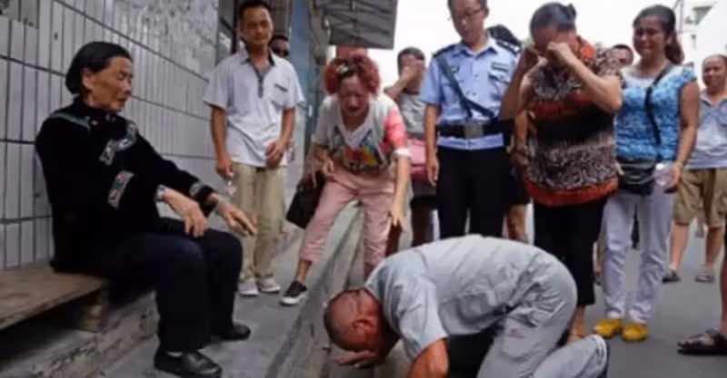 老母親分財產：錢給老大、房給老二、最孝順的老三卻只拿到一封信！看完信頓時跪地流淚