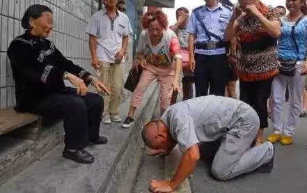 老母親分財產：錢給老大、房給老二、最孝順的老三卻只拿到一封信！看完信頓時跪地流淚