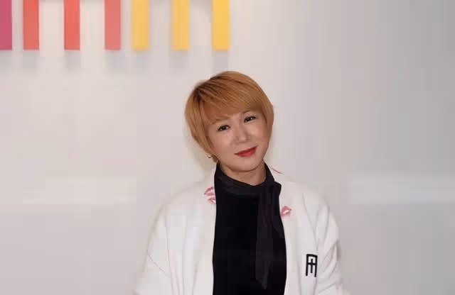 香港知名女星息影多年復出！嫁富商住六千萬豪宅，依舊風韻猶存
