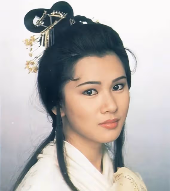 香港知名女星息影多年復出！嫁富商住六千萬豪宅，依舊風韻猶存