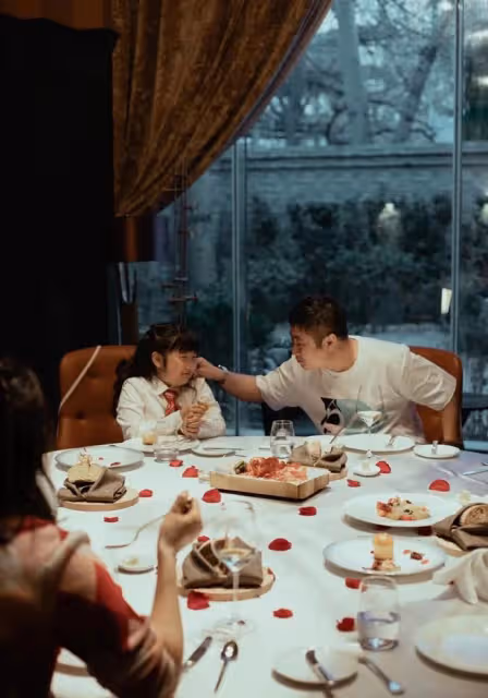 喬杉為娃豪慶生!父女三人圓臉小眼如複製,妻子撞臉王櫟鑫前妻