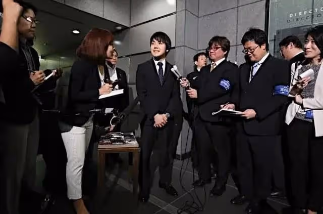 難回頭,真子的婚姻讓悠仁感到難堪,小室圭再無能她也只能忍耐