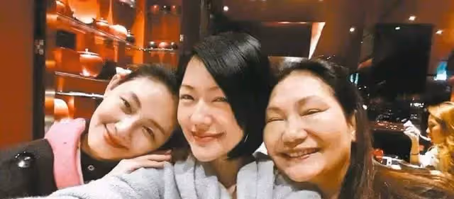 不聽勸？大S發聲證實完成結婚「S媽氣到關閉賬號」　小S無奈回應：快吐血了