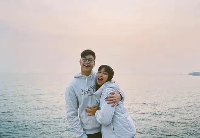 廖啟智23歲兒子戀情曝光,女友長相甜美身材好,交往多年感情穩定