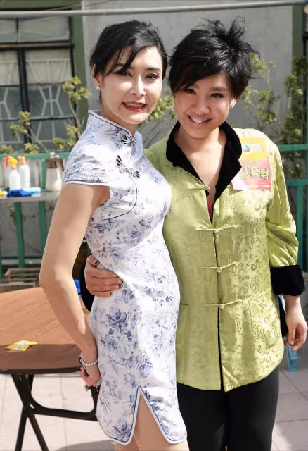 54歲葉玉卿近照曝光,肌膚飽滿緊致,穿短款開叉旗袍氣質遠超同齡人,網友:越老越有韻味的女神!