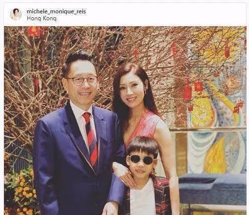 李嘉欣兒子變身做網紅!全程「飆英語解說」遊戲,雙眼皮圓嘟嘟臉蛋和爸爸如「復製粘貼」