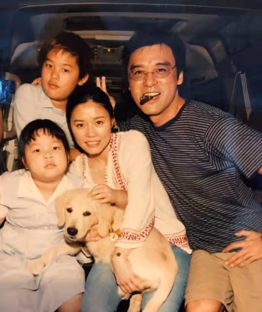 68歲鐘鎮濤翻身後成為億萬富翁!上海買豪宅,牆上滿是畫作和字畫盡顯氣派,有幸遇上愛妻相扶相助還清2億多債務