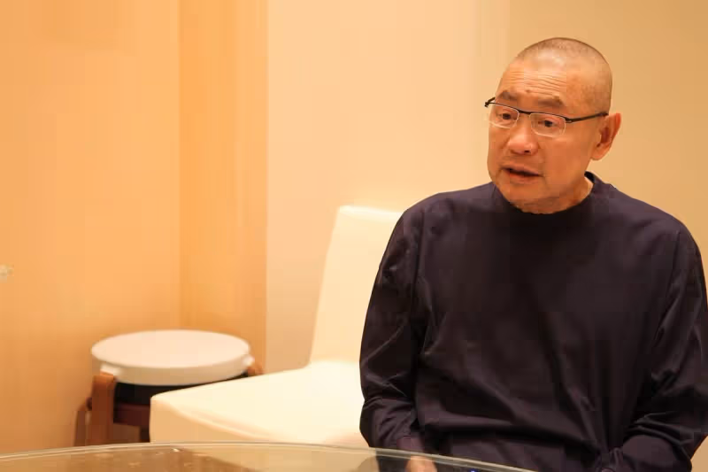 劉鑾雄資助71歲TVB綠葉黎彼得,代繳手術費及給予生活費,視對方為偶像,網友:滿滿正能量