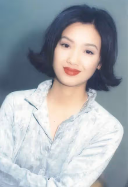 四大天王都「愛過」的女人,吳倩蓮被群嘲「素顏像大媽」,但她的活法才是真的高級,網友:這才是53歲女人最真實的狀態
