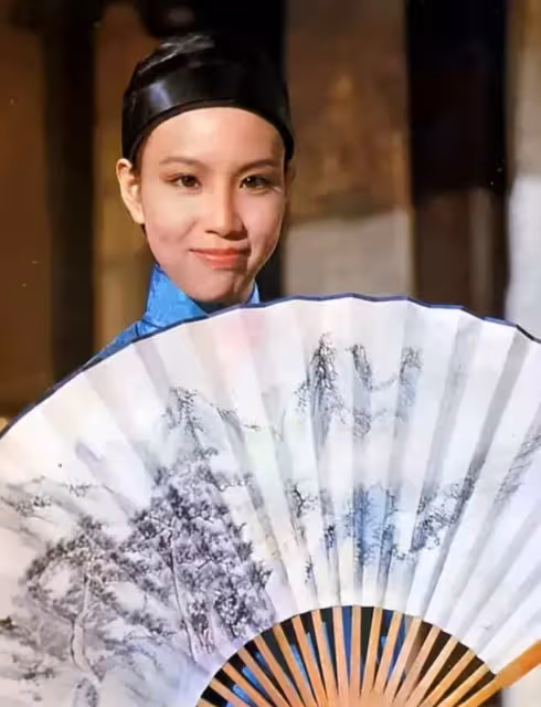 失婚又罹癌！資深女星「不向前夫伸手」拉拔2女兒長大　「創業慘賠卻拒裁員」45歲再婚：真愛來得剛剛好