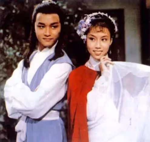 失婚又罹癌！資深女星「不向前夫伸手」拉拔2女兒長大　「創業慘賠卻拒裁員」45歲再婚：真愛來得剛剛好