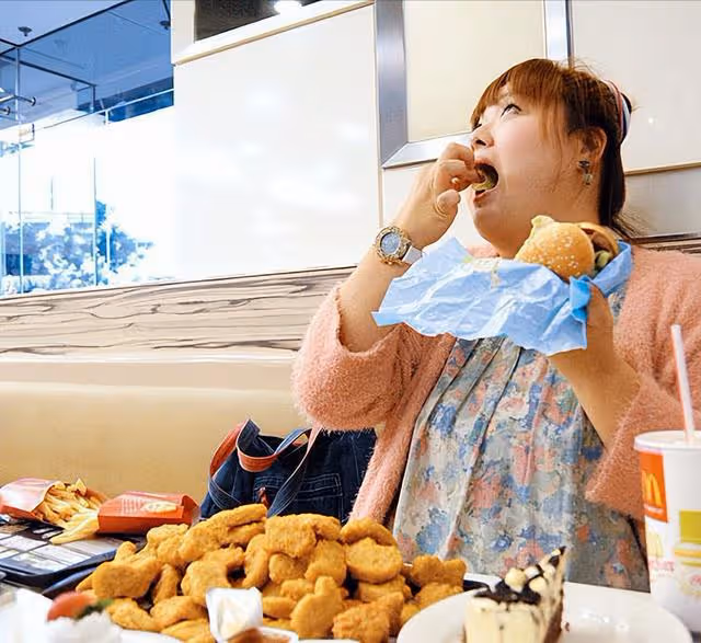體重直逼300磅!前TVB女星為賺錢不惜犧牲健康,網友擔心其身體