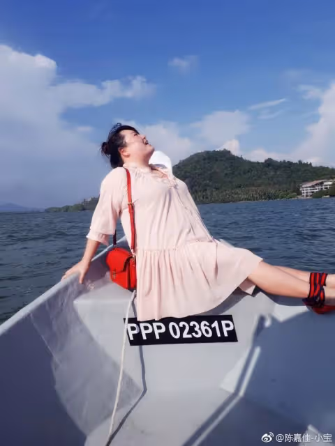 體重直逼300磅!前TVB女星為賺錢不惜犧牲健康,網友擔心其身體