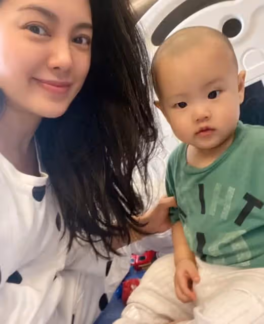 《愛情公寓》女星宣布生子!母子合影太溫馨,孩子生父身份成謎