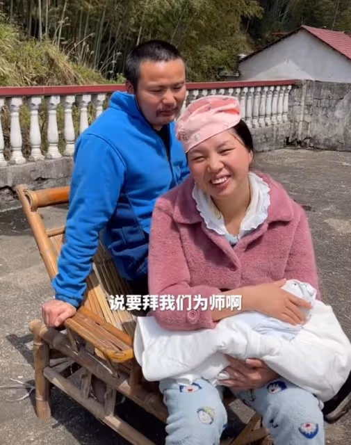 網紅牛愛芳開始賣課！與小春花一同教粉絲拍視頻，一堂課299元