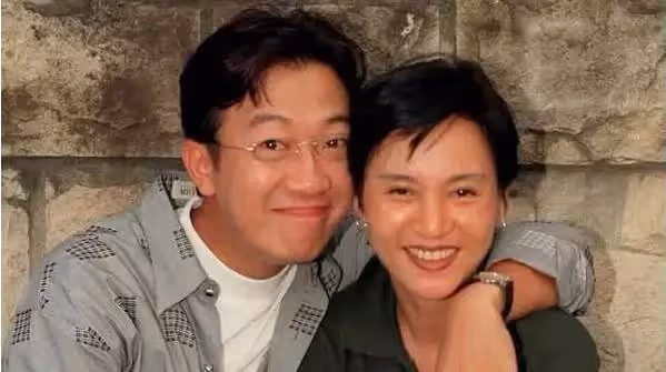 68歲夏玲玲2婚嫁小10歲男,被酸「不超3個月」婚後為家犧牲34年「熟年圓夢」獲新身份:不怕老不服輸