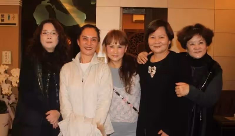 68歲夏玲玲2婚嫁小10歲男,被酸「不超3個月」婚後為家犧牲34年「熟年圓夢」獲新身份:不怕老不服輸