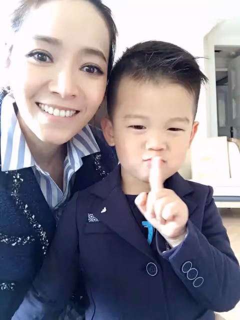 侯佩岑被兒子問：為什麼要聽妳的？　她不生氣「第一時間高EQ反應」被讚翻：超有智慧，最棒教育!!